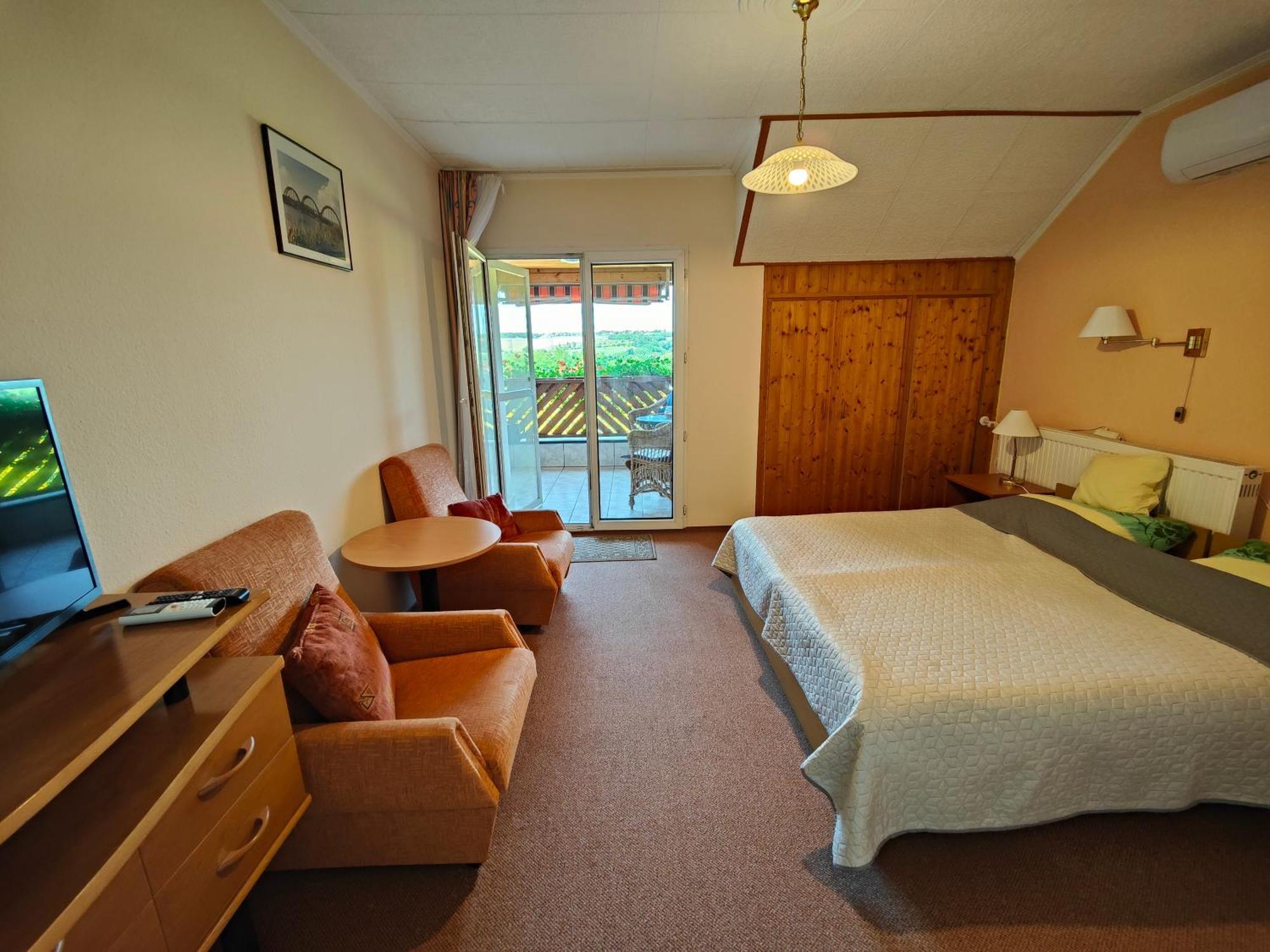 Viola House Hotel Heviz Bagian luar foto